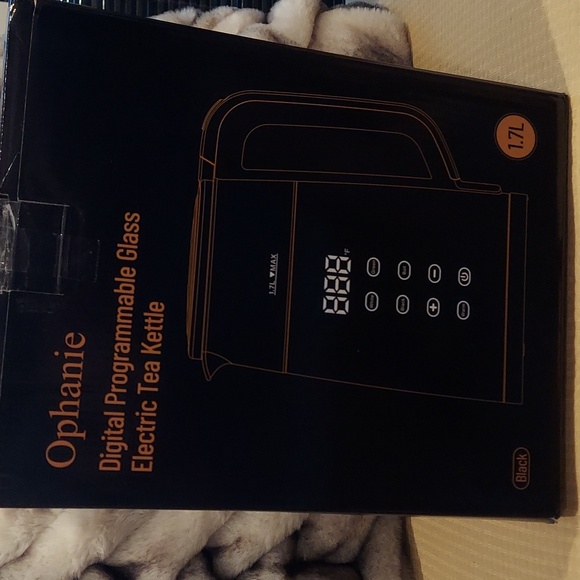 Ophanie 1500W Fast Boiling Electric Kettle, 1.7 Liter - Picture 7 of 8